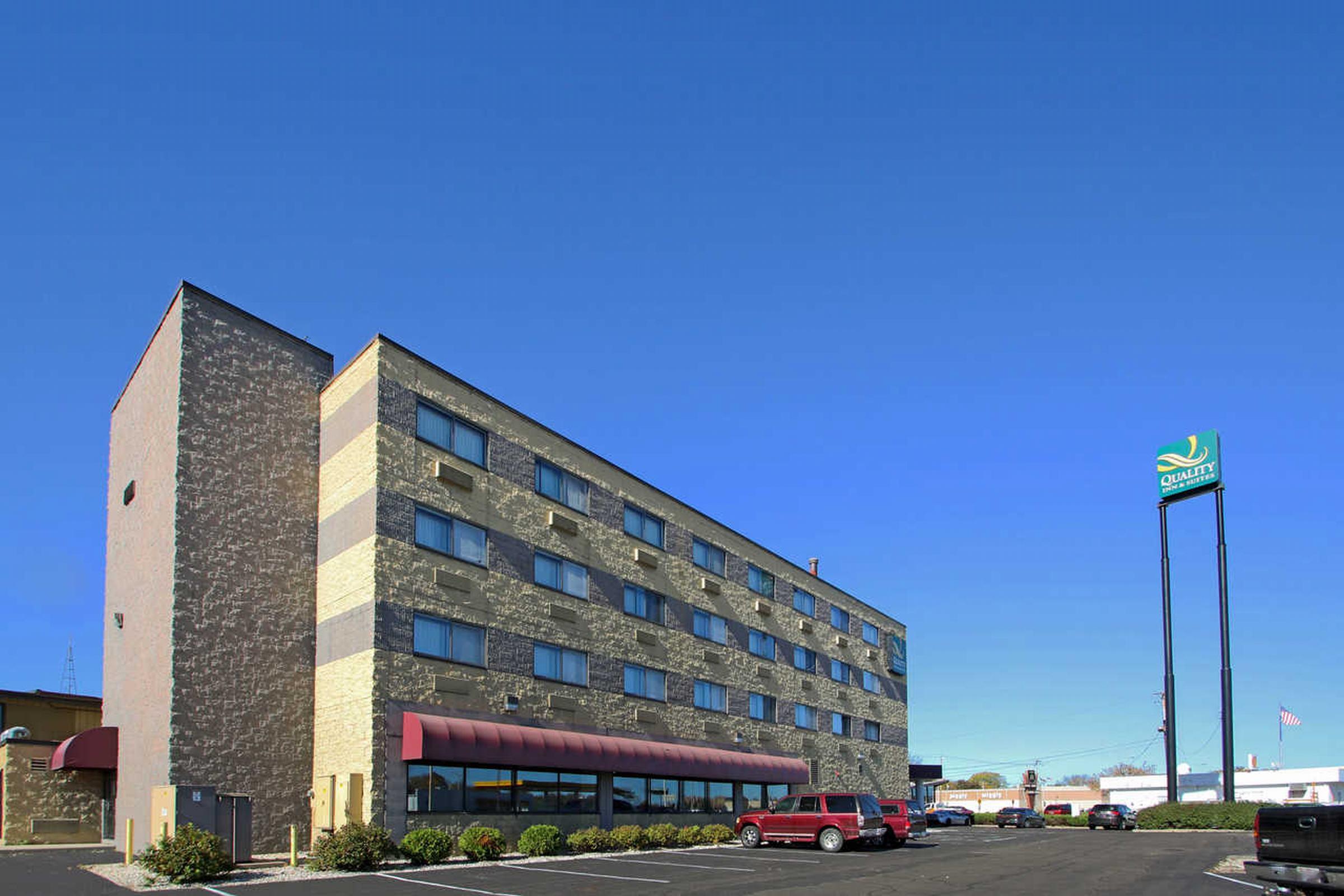 Comfort Inn & Suites Beaver Dam Exterior photo